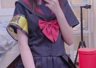 蓝色上衣图册：AT鲨说，蓝色是“让你的人生多一份平静”的秘诀！