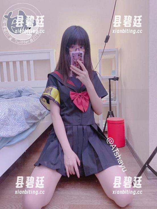 蓝色上衣图册：AT鲨说，蓝色是“让你的人生多一份平静”的秘诀！