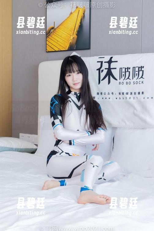 BoBoSocks袜啵啵-奶油 BoBoSocks袜啵啵 - 奶油献上的轻盈:薄肉丝写真合集,加固脚尖的恶搞之旅