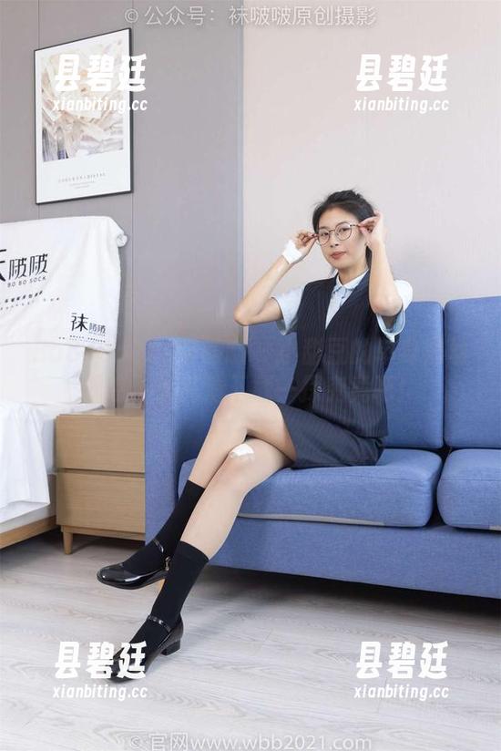 BoBoSocks袜啵啵 - 小甜豆的单身黑丝诱惑，来高清下载一探究竟吧！