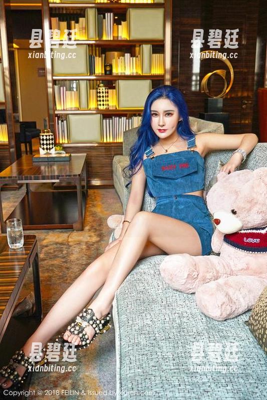 Feilin嗲囡囡-Emily尹菲 Feilin嗲囡囡 - Emily尹菲修女的套图让人琢磨不透,不知道她的资源是不是也有一整套“心法”。