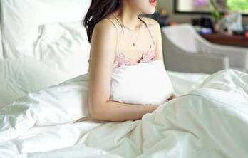 Feilin嗲囡囡 – 周于希最新更新，女友的图片竟然好像在跟我打招呼？