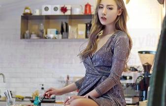 Feilin嗲囡囡 – 周于希dummy的美脚，合集来袭，更新不止，脚底的小暗示～