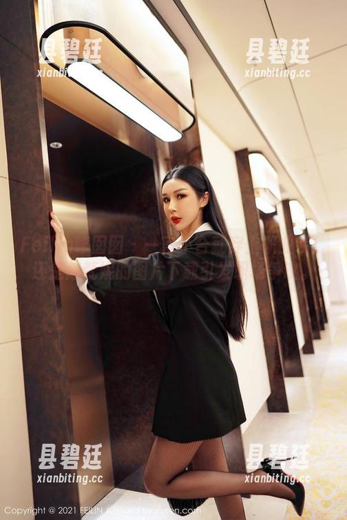 Feilin嗲囡囡 - 一言不合就穿上职业装！还是陈梵妮的图片下载引发职场争议。
