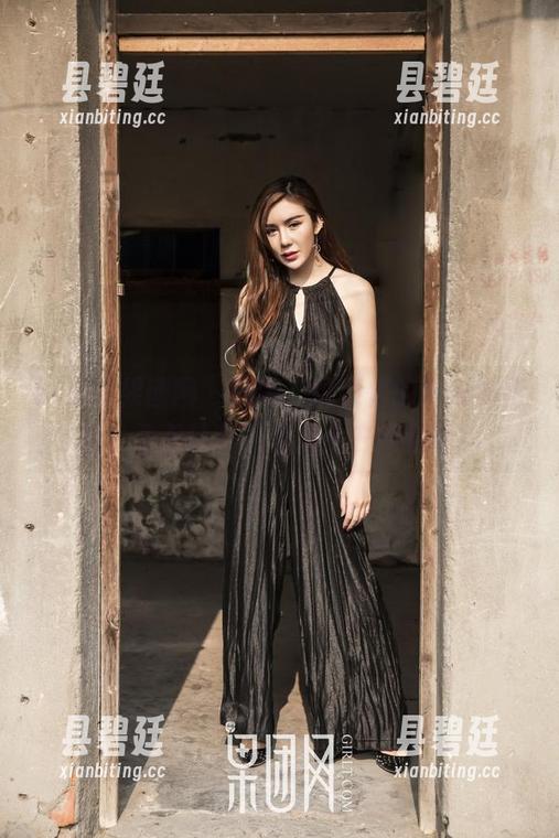 GIRLT果团网 - 好吧，钟紫怡的牛仔裤图包：是想让我下定决心去购物吗？