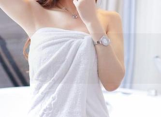GIRLT果团网 – 镂空的定义重新被陈雅漫带上了天际，分享这种美的冲击力。