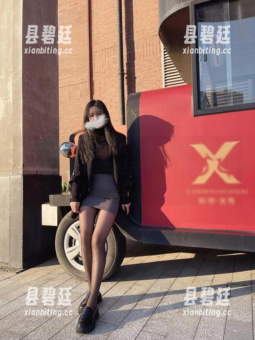 July芝岚 微密圈 - July芝岚的油亮黑丝儿写真,每一帧都是本年度视觉轰炸,记得准备好接招!