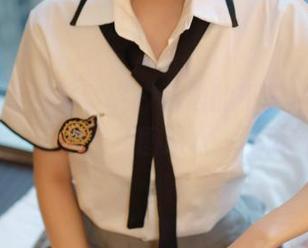 MFStar模范学院 – 海边的不只是海，茜茜Kimi的最新图册水一样清透。