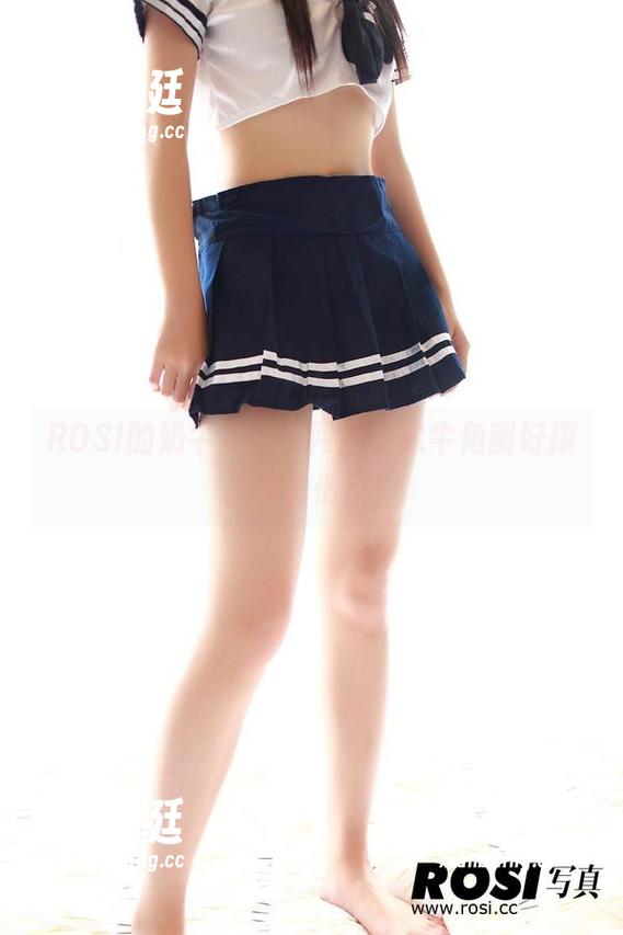 ROSI ROSI的奶牛写真,网盘就像牛角刚好撑住那份俏皮!