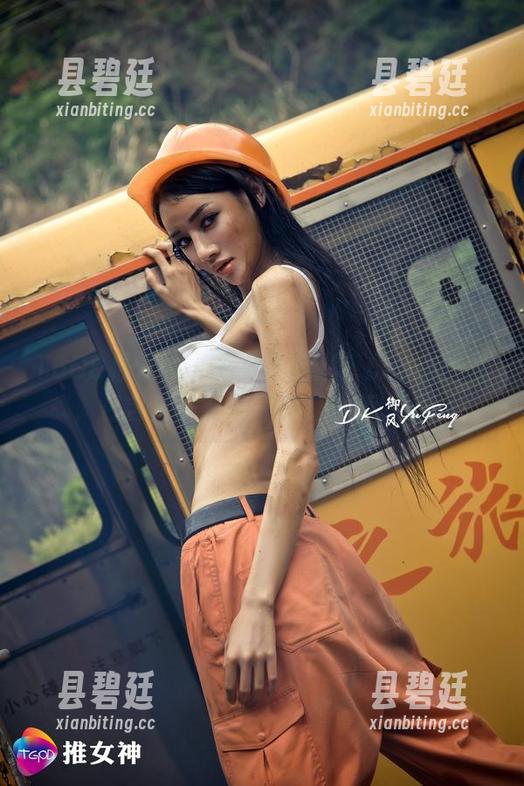TGOD推女神-赵伊彤 TGOD推女神 - 热乎乎的赵伊彤瑜伽图集,包含从平衡到摔倒的全套资源!