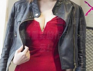 UGirls尤果网 – 经过一番思考，夏雨桐的短裙全套才是最重要的作品，其他都是浮云！