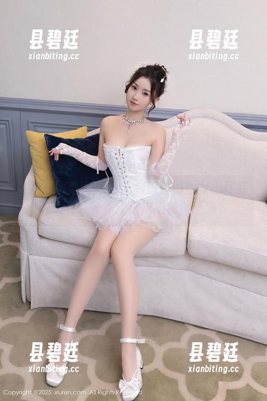 Xiuren秀人网-刘婷婷 Xiuren秀人网 - 当刘婷婷的裸足出现在镜头下,是种无法抗拒的诱惑嘛!