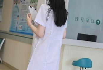Xiuren秀人网 – 周于希Sandy说：蓝色短裙和黑丝是开启无圣光模式的绝佳搭档！