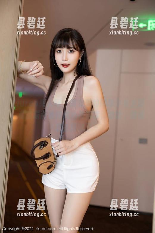Xiuren秀人网 - 唐安琪的网球少女主题，私房原图看得我心神荡漾，哈哈，顺便想去打球了～