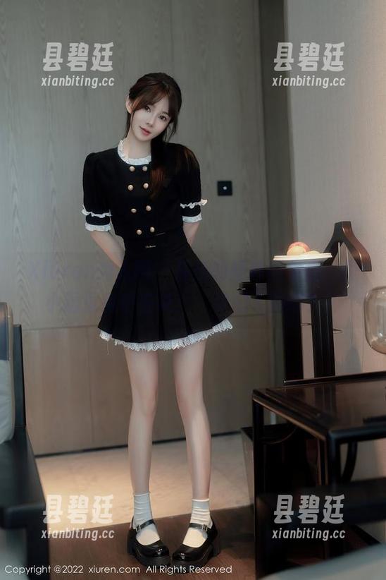 Xiuren秀人网-是小逗逗 Xiuren秀人网 - 最新的婚纱图集里,是小逗逗似乎在说:“你们入圈吗?”