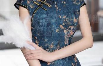 Xiuren秀人网 – 林文文的定制和服图集，竟然比我的衣柜还要乱七八糟，但谁在乎呢？
