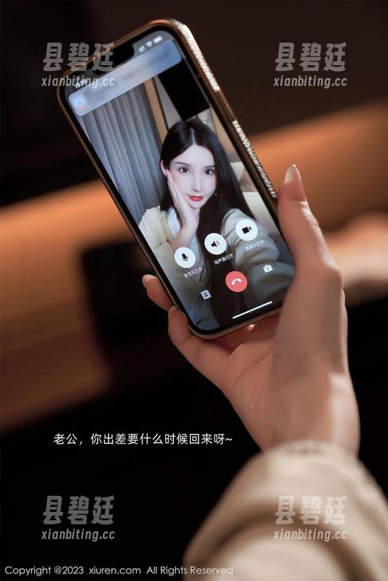 Xiuren秀人网-田冰冰 Xiuren秀人网 - 职业装写真:田冰冰的冷漠与酷炫,我已经开始想象她的“上班路”了!