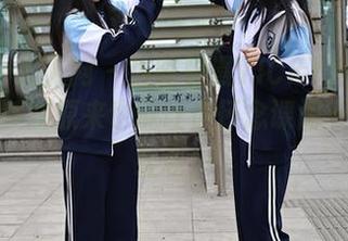 Xiuren秀人网 – 当陈雅漫VICKY穿上校服，发现美图原来也能让你怀念课间十分钟的轻松！