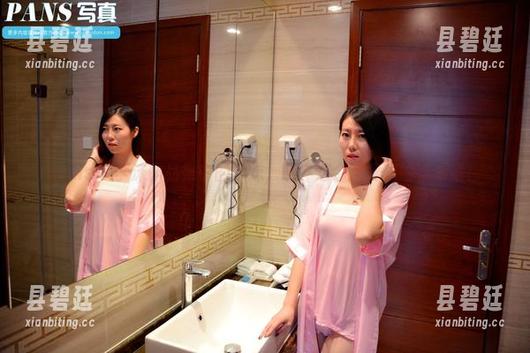 pans-李沫 pans - 李沫作品集中的学妹,哇,这个角度拍的真不错!
