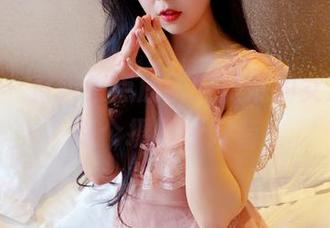 pans – 直接来点原图：薇妮的女友俨然是个摄影爱好者