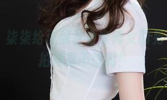 丽柜 – 柒柒给你展示全套修女的另一面，拍得真不错啊！