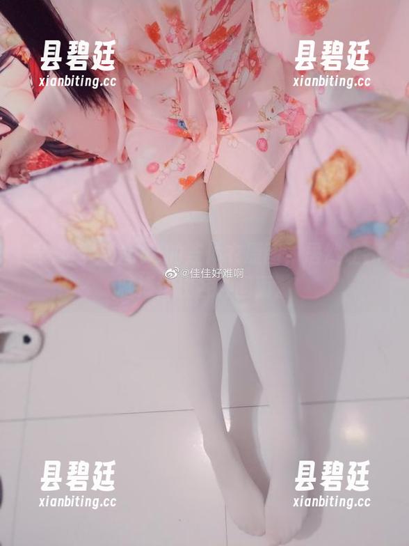 光看佳佳酱ovo的连体衣原图，居然让我脑海浮现各种画面。