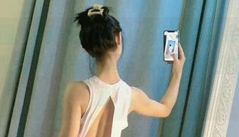 微密圈 – 俏妞qiaoniu66教你：吊带袜只是外表，下载写真集揭示更深刻的‘内涵’。