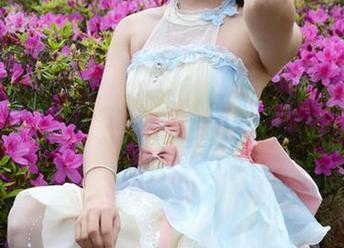 初夏女神 – 依依的花嫁套图：这是我今天不想出门的资源