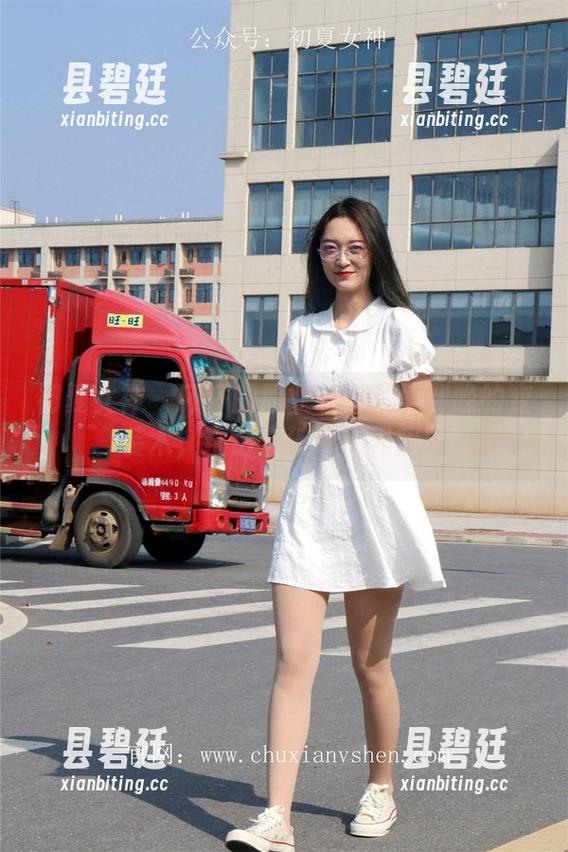 初夏女神 - 环环的职业装：从早到晚的变装术，精选突破职场界限！