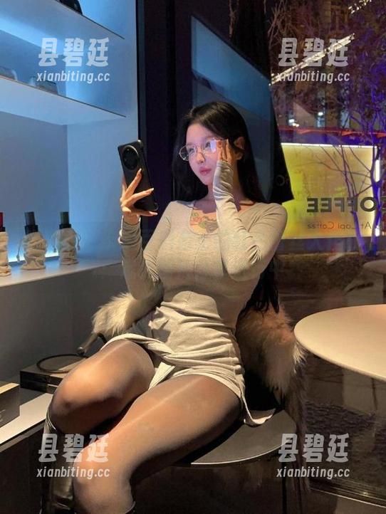 微密圈 - 卡通百科老王的红色蕾丝大作战：定制图片分享进行中