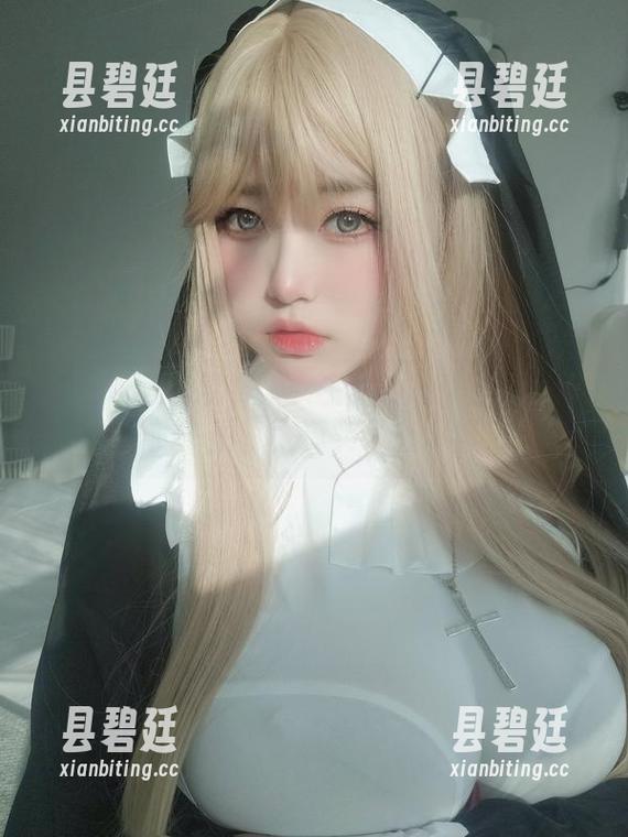 图集中敬请欣赏：女主K大方秀出秘书职场的一面，太真实了有木有？