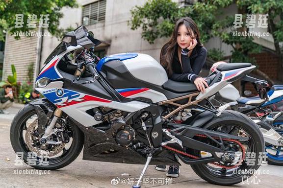 妍子坚不可摧 谁说只有游泳才能驾驭死库水?妍子坚不可摧的套图告诉你!