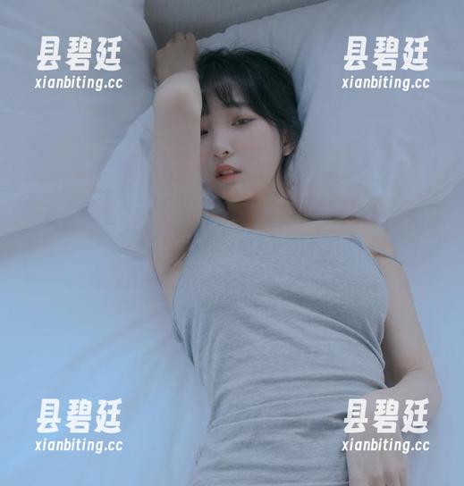 姜仁卿(강인경)的JK是种魔法，精选里每张都像在悄悄对我眨眼
