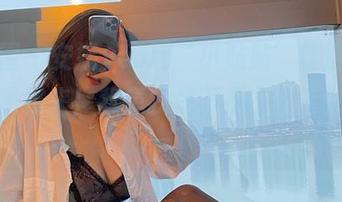 微密圈 – 安妮yoo用‘小贴贴’让这些写真活了过来！我想我是不是该学着也去尝试一下？