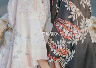 安曜曜图集：旗袍的魅力显露无疑，随便一个角度都能让人眼前一亮。