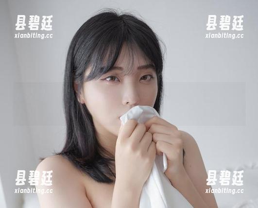 婚纱加宋哈娜，像个小清新的梦；图库分享里的美，我还没太搞懂…
