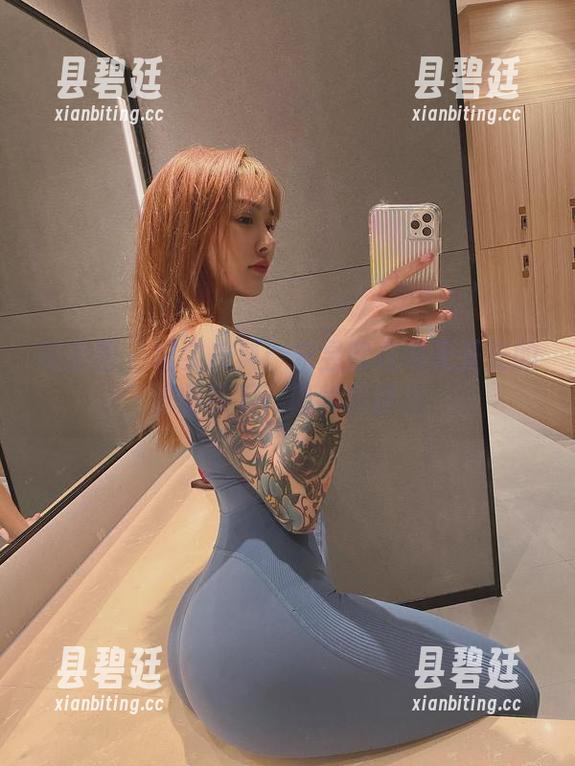 宋昱欣 微密圈 - 纪实庆典:宋昱欣在毫无圣光的职业装下,隐秘而精彩