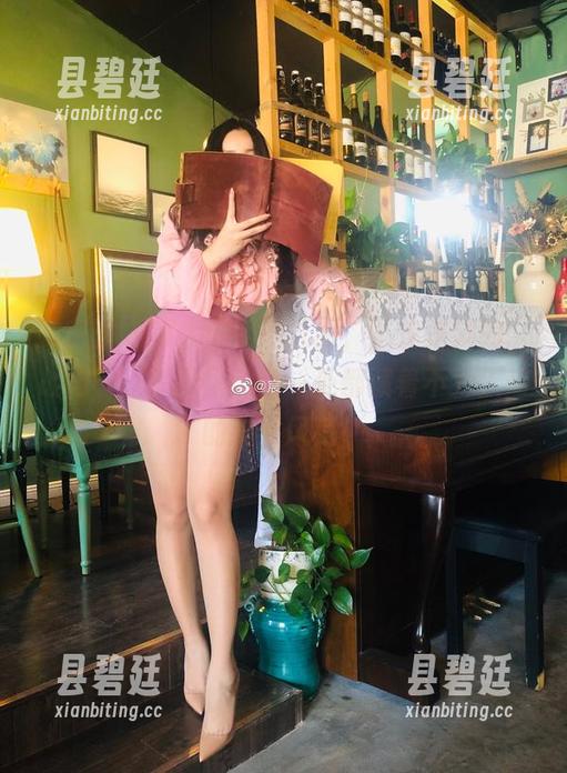 微密圈 - 宸大小姐的礼服，不愧是她的‘战袍’，原图里的每一处都藏着不为人知的绅士风范！
