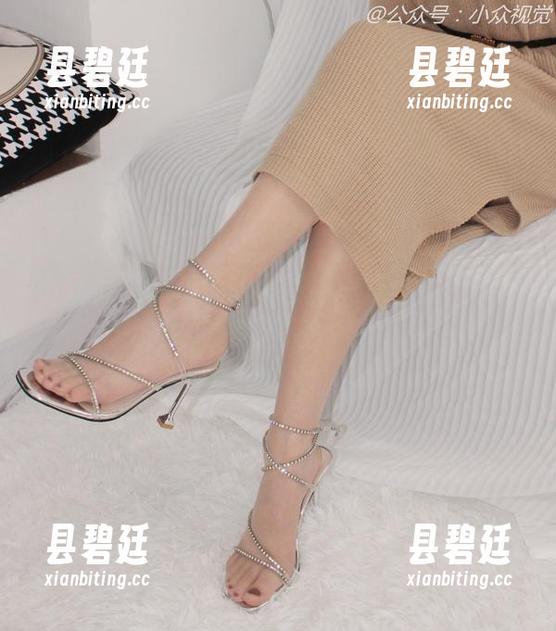 小众视觉-悦悦 小众视觉 - 悦悦的原图,一双丝袜,能有多迷人?