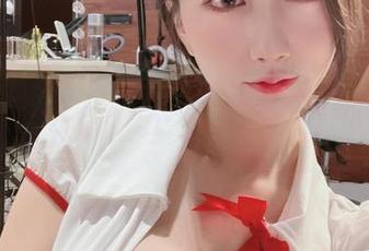 微密圈 – 小玉吃果冻黑色睡衣全套图片，突然有点想自己也有这衣服了。