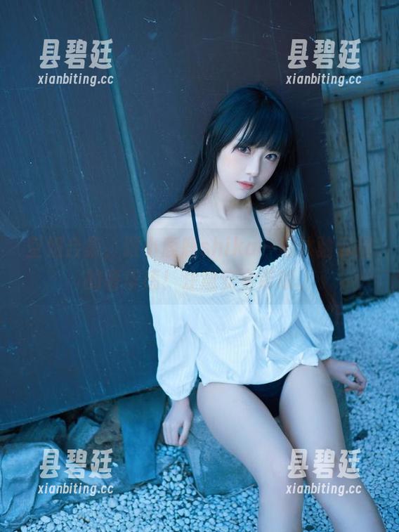 空姐合集，跟小鹿鹿shika一起体验云端的奢华感！注意安全带哦。