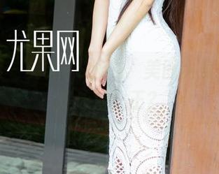 尤果网 – 笑笑VS泳衣：美图比赛，谁才是泳池之王？