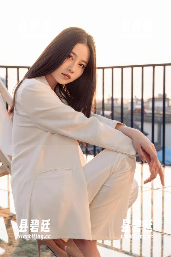 年年Nnian 年年Nnian出击:喵系少女全套写真,萌到没节操!