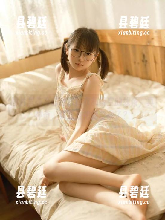 图片里高冷的幼水铃衣和镂空的线条，真神奇，敢情是把我整蒙了？