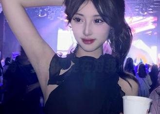 被怡子yiii这组樱花美图征服了，图集中每一张都像是在对我撒娇。
