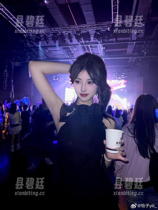 被怡子yiii这组樱花美图征服了，图集中每一张都像是在对我撒娇。