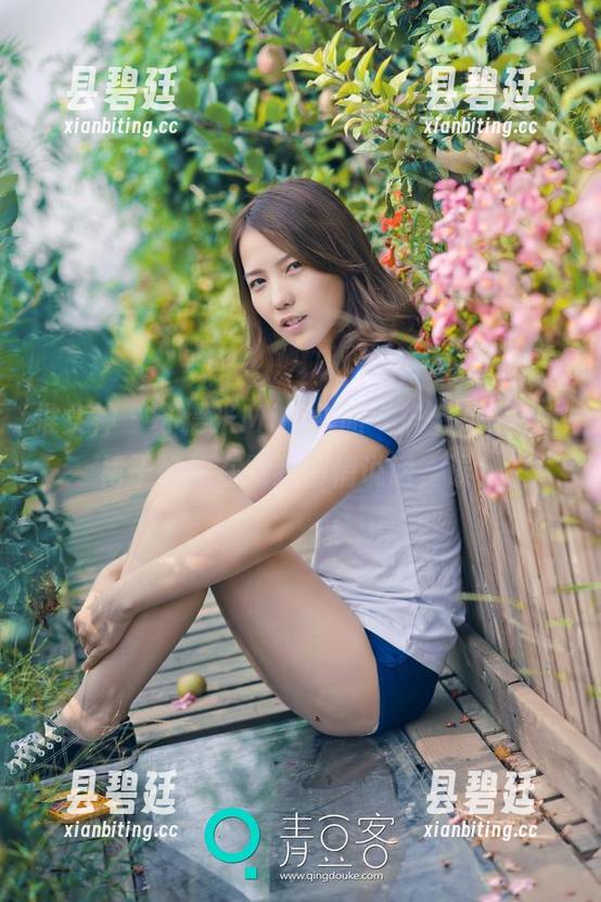 推女神 - 苏糯米Mi的作品“护士”，护士裙子好像在跟我悄悄说话，诶！