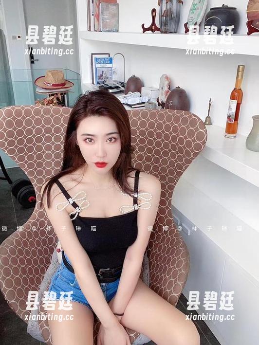 林子喵Lynne 微密圈 - 陶醉在林子喵Lynne的户外,精选原图里她惬意的每一个表情!