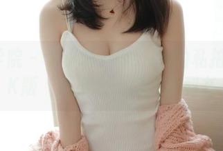 模范学院 – 蒋小静Jessica的私拍贴：JK版‘不小心’露腿教科书