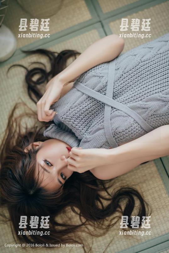 波萝社 - 解锁Barbie可儿的眼镜写真，不来一双“近视眼”吗？视距很重要哦